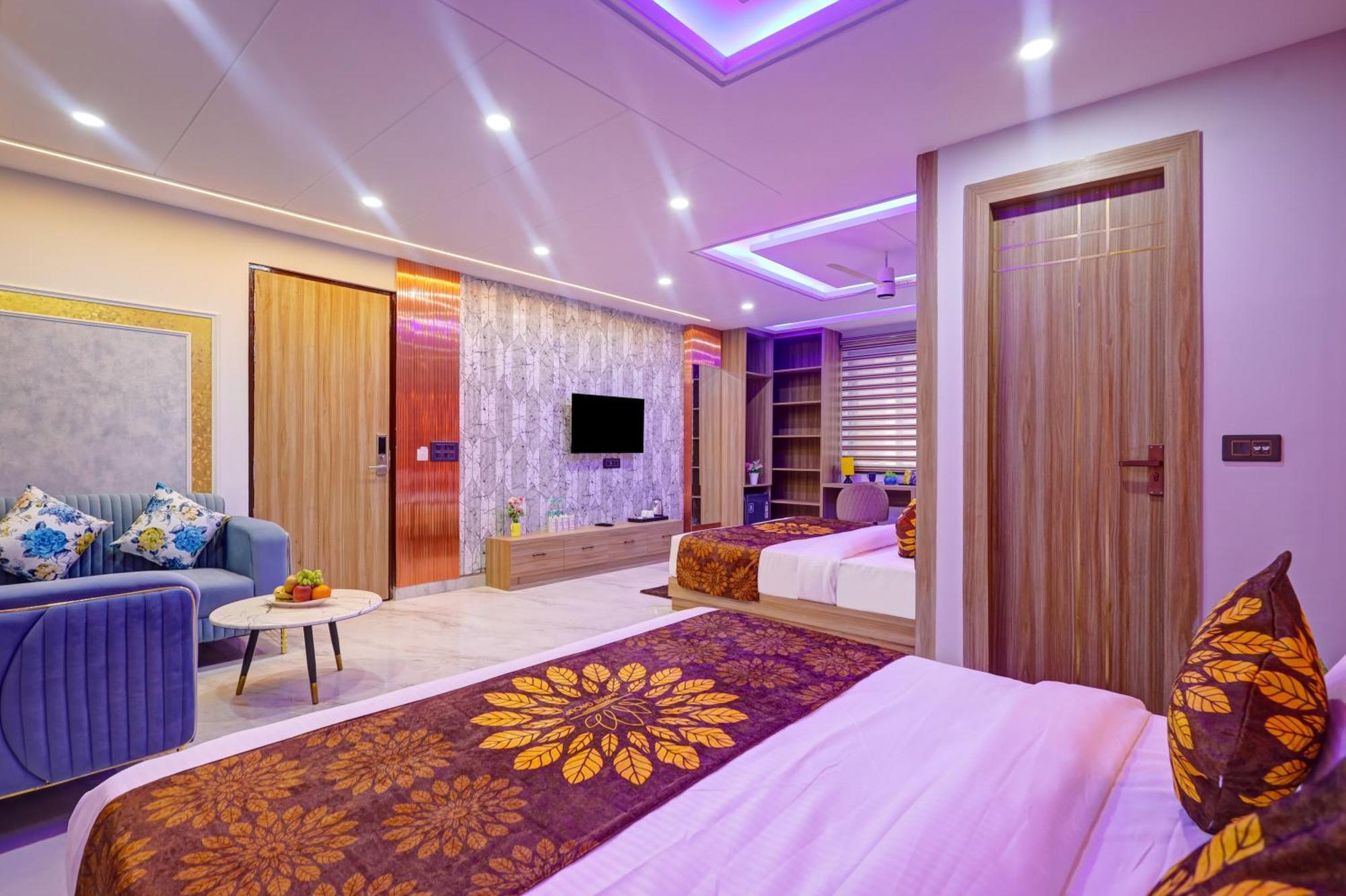 Suite with Private Pool
